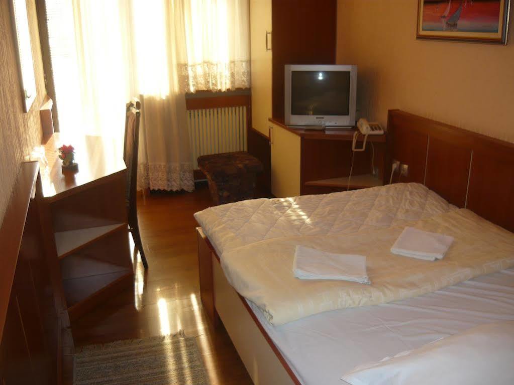 Motel Nana Banja Luka Exterior photo